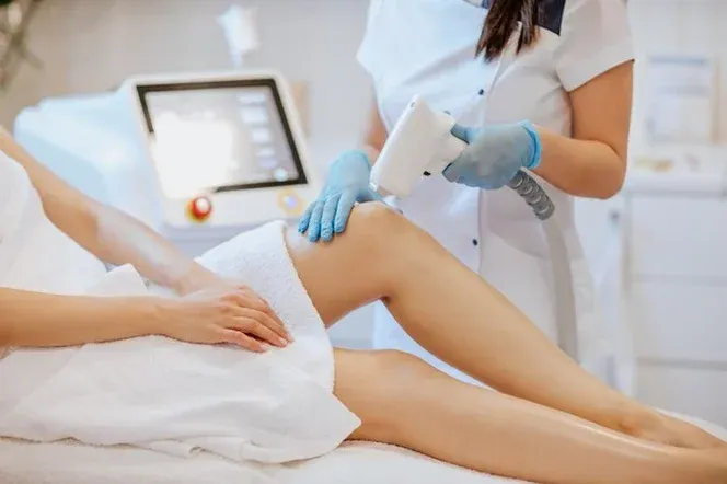 Diode Laser vs IPL: Hangisi Hangi Merkez İçin Doğru?